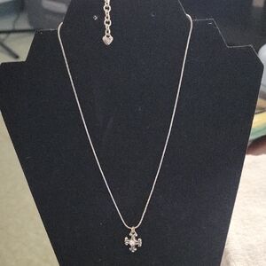 Elegant Gold Pendant Necklace